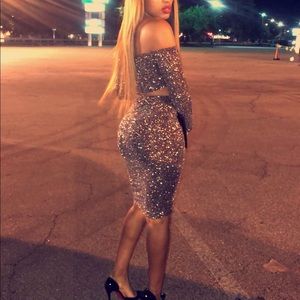 Two piece glitter set